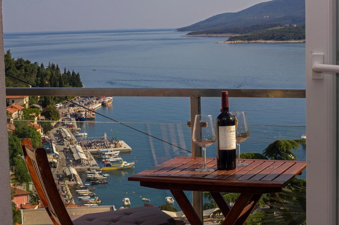 Small Apartment With A Big View Rabac Eksteriør billede